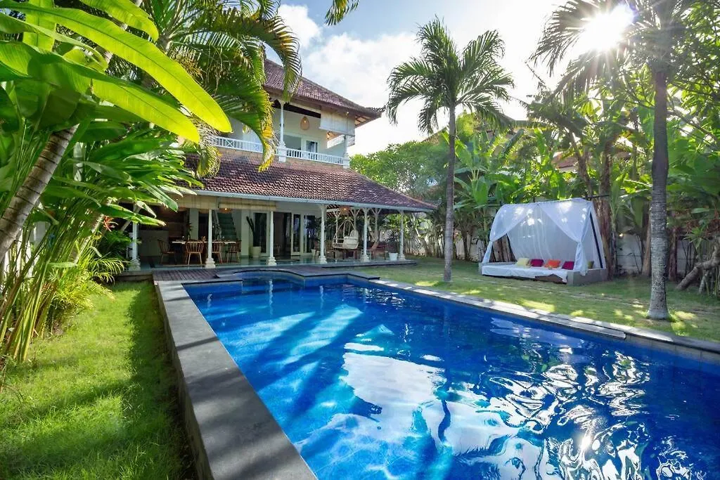 Tropical Garden Villa Near Seminyak Beach, With Private Pool 印尼